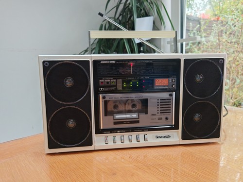 Radio cassette panasonic - a,